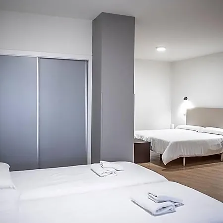 Hotel Montanes