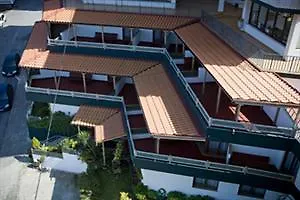 Montanes Hotel