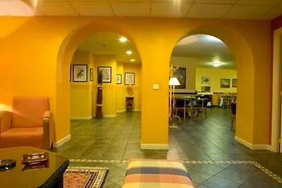 Montanes 3* סואנסס